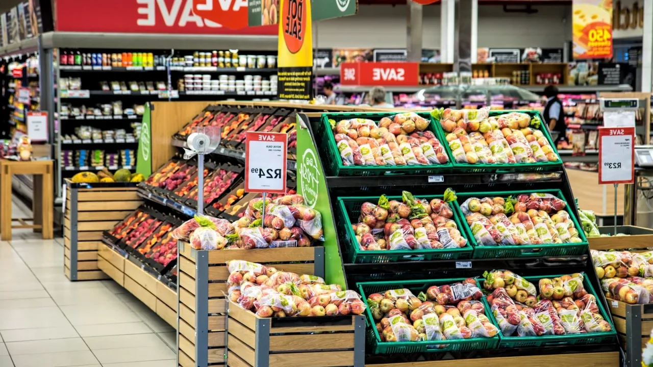 Market rafında ürün karşılaştırması